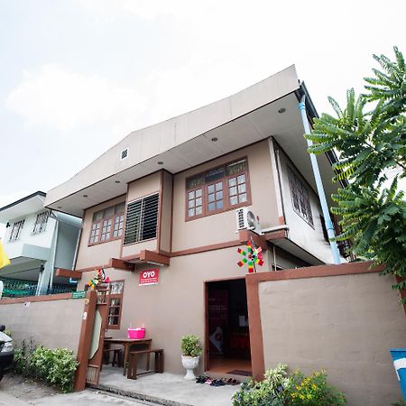 Hotel OYO 691 Don Muang Boutique House à Bangkok Extérieur photo